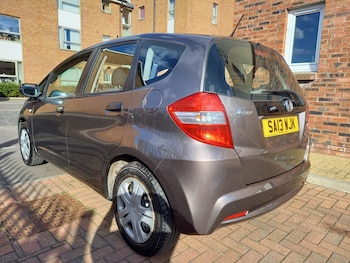 Used Honda Jazz 2013 for sale - 76088484: Photo 2