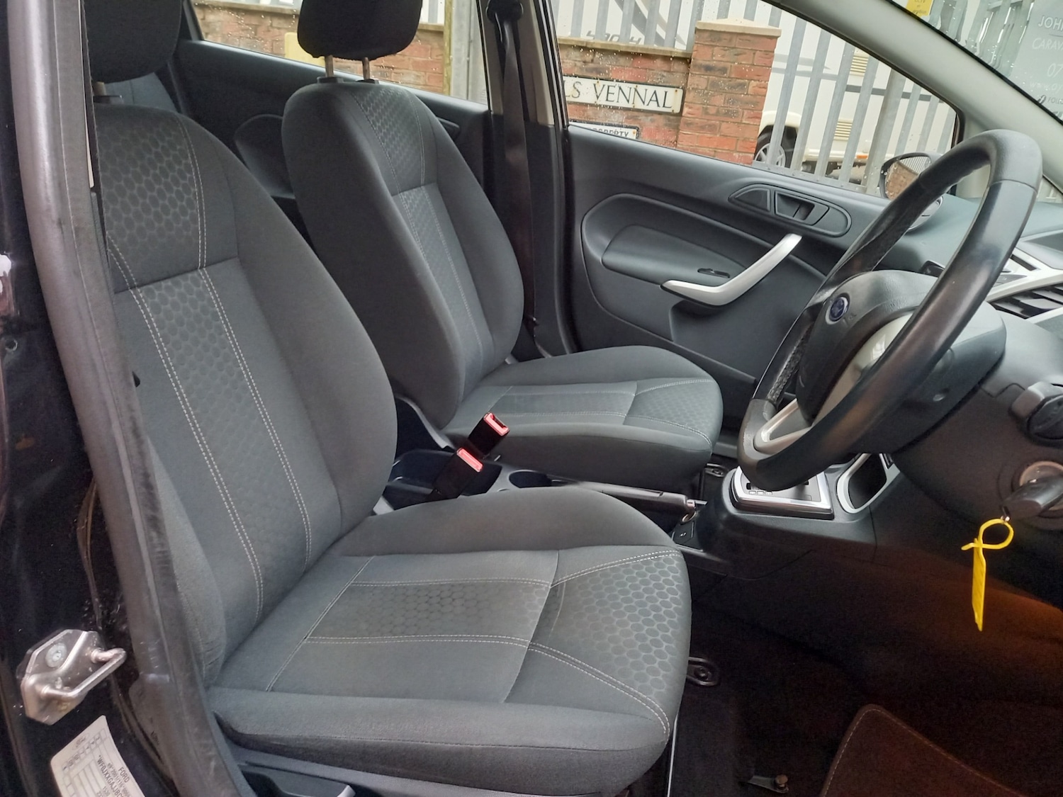 Used Ford Fiesta 2011 for sale - 76556706: Photo 4