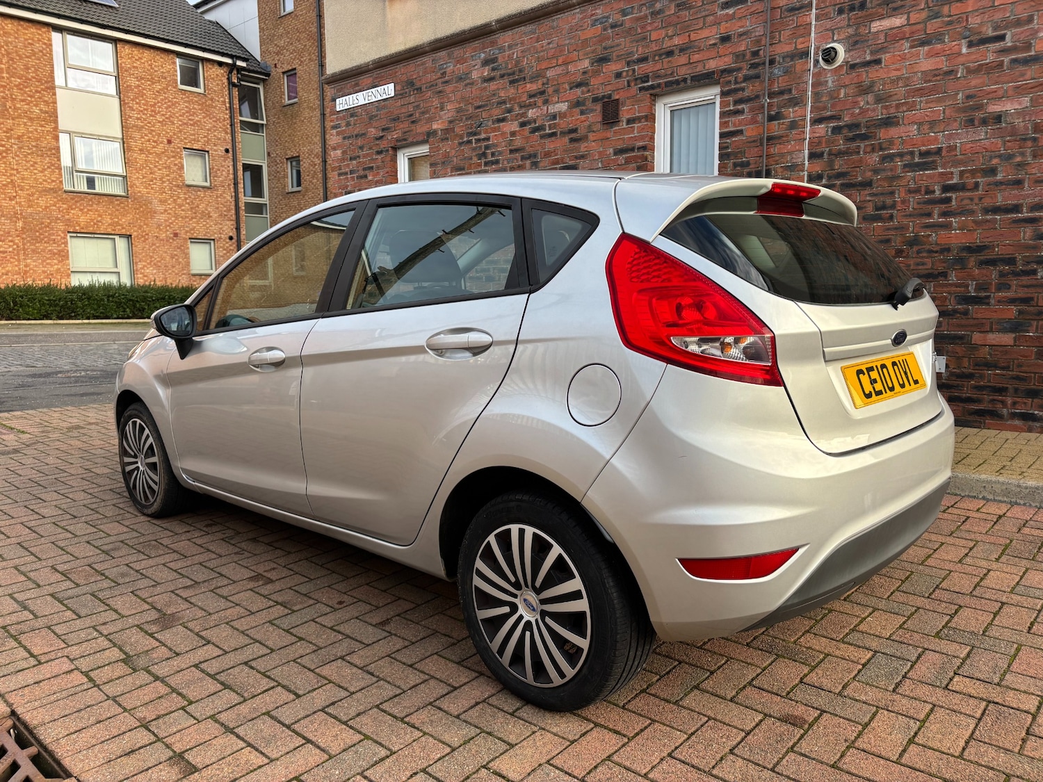 Used Ford Fiesta 2010 for sale - 76598787: Photo 2