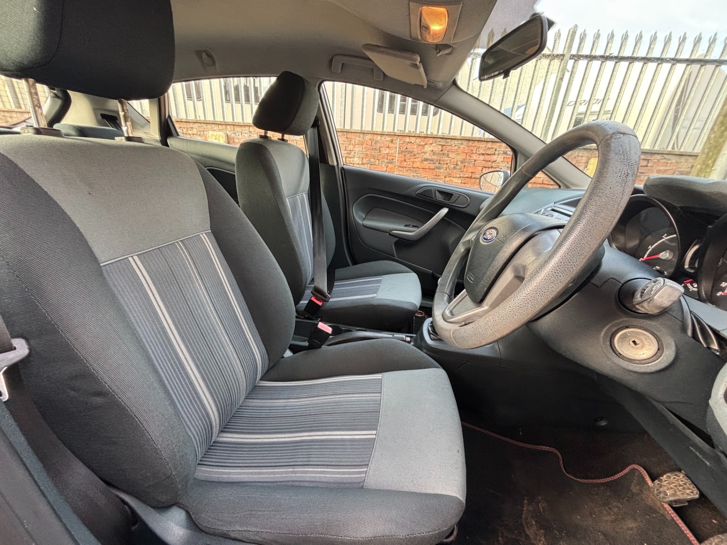 Used Ford Fiesta 2010 for sale - 76598787: Photo 4