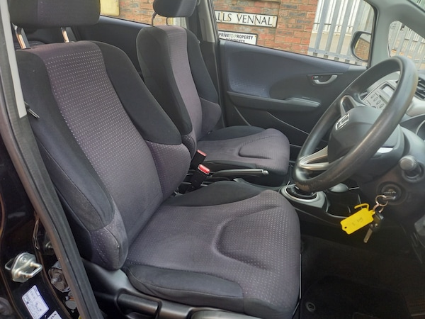 Used Honda Jazz 2010 for sale - 76231820: Photo 4