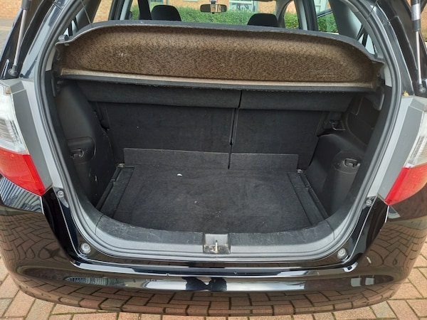 Used Honda Jazz 2010 for sale - 76231820: Photo 6