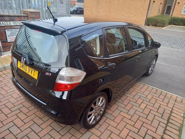 Used Honda Jazz 2010 for sale - 76231820: Photo 9