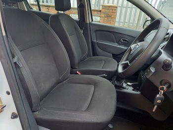 Used Dacia Sandero 2018 for sale - 77618356: Photo