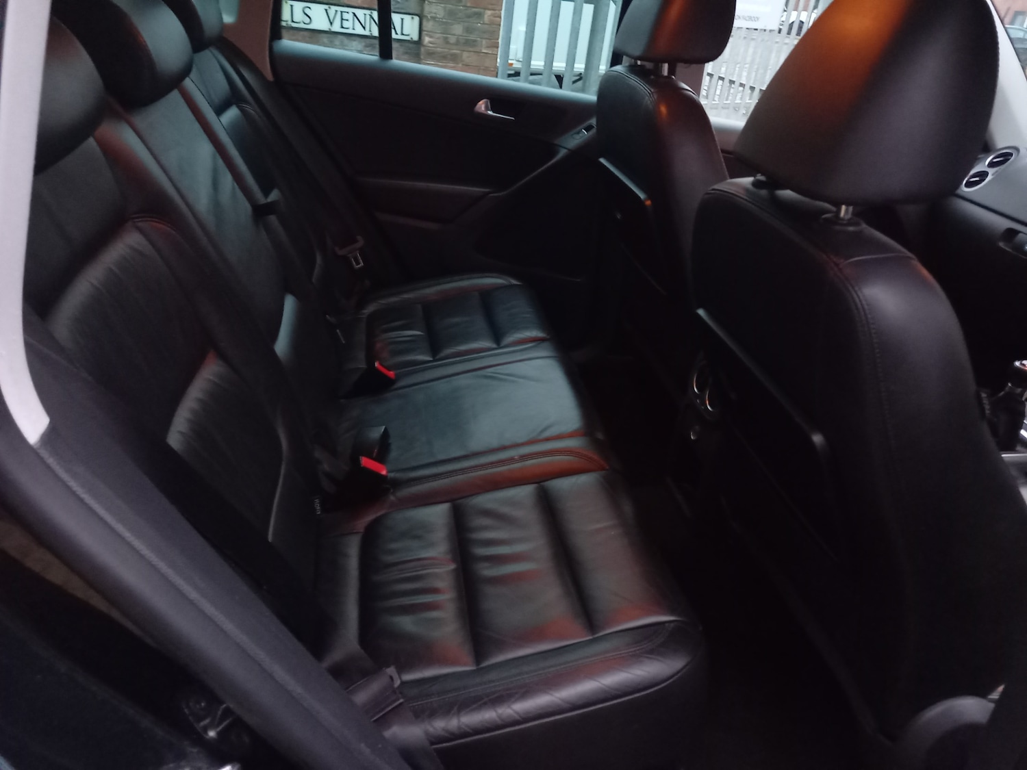 Used Volkswagen Tiguan 2011 for sale - 77461047: Photo 5