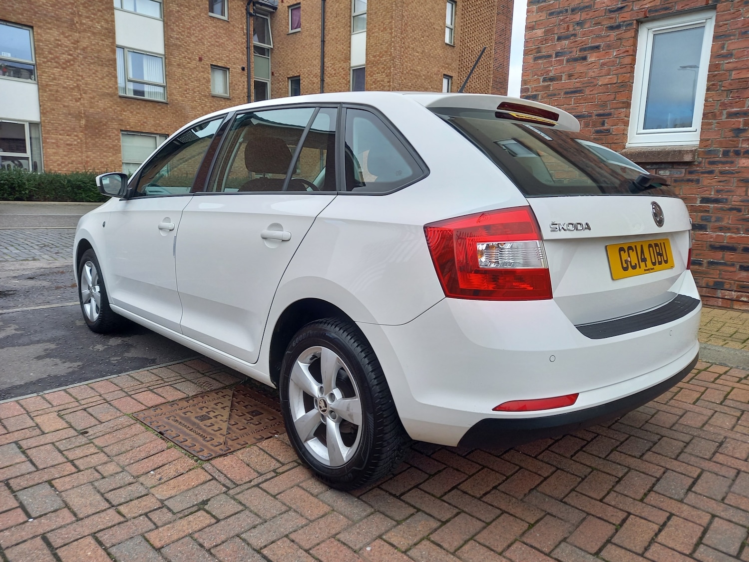 Used Skoda Rapid Spaceback 2014 for sale - 76232830: Photo 2