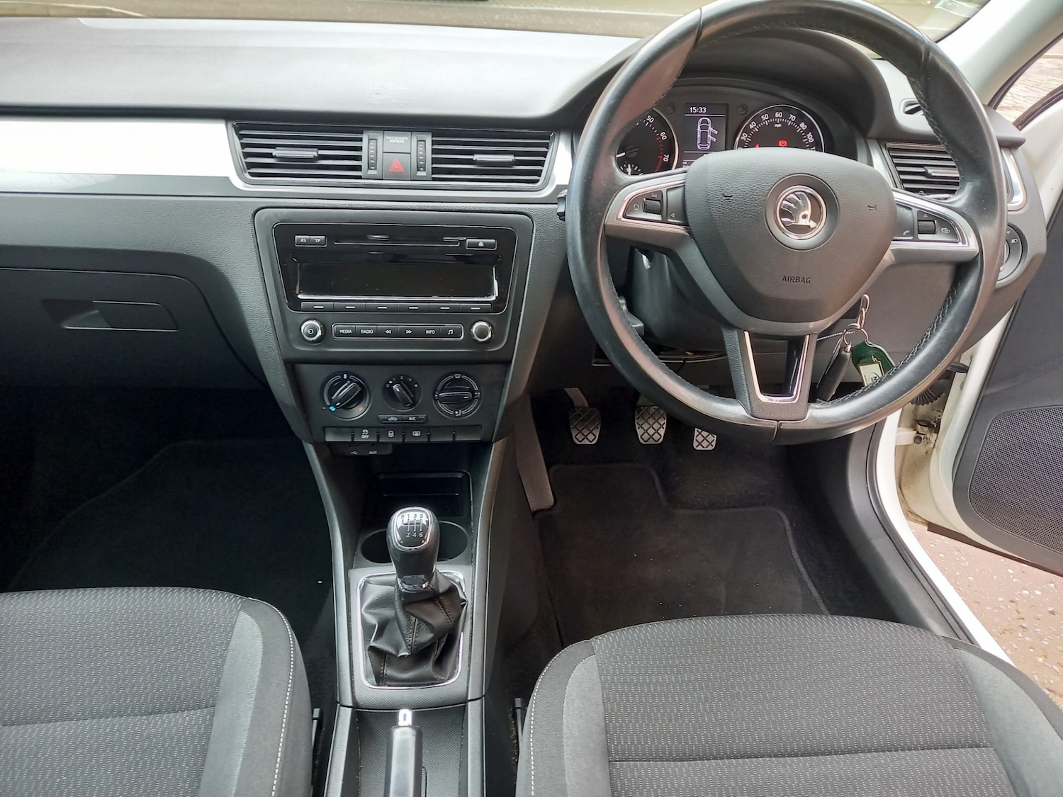 Used Skoda Rapid Spaceback 2014 for sale - 76232830: Photo 3