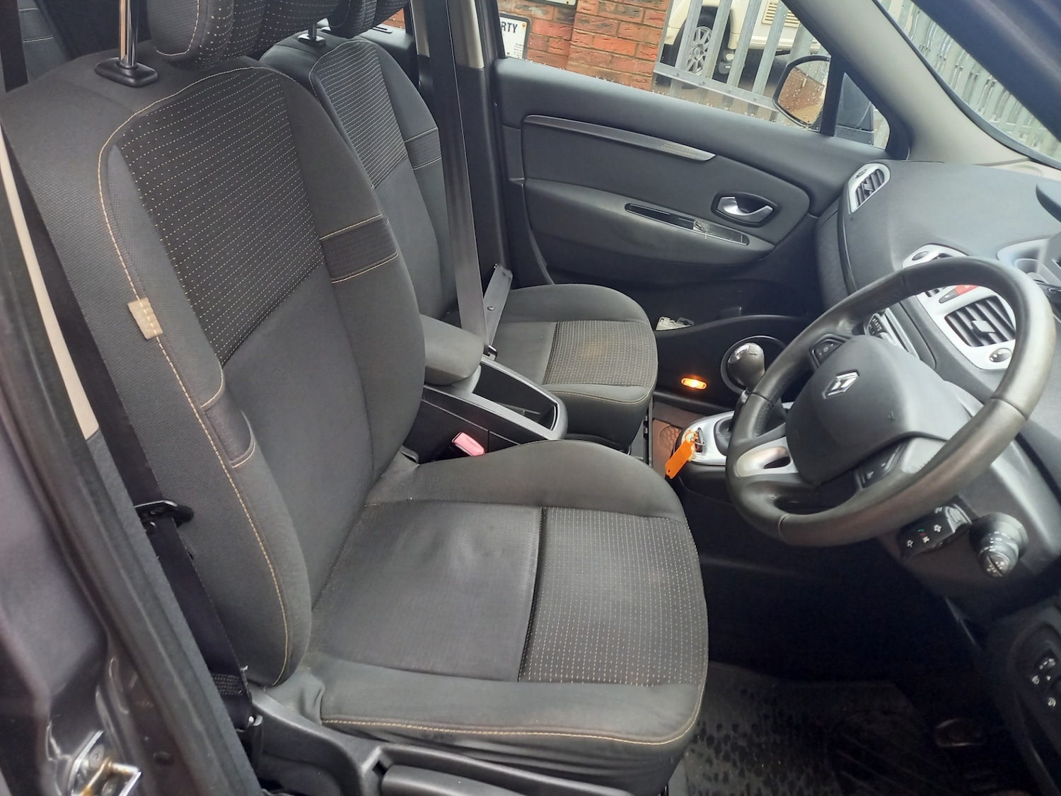 Used Renault Grand Scenic 2009 for sale - 77135757: Photo 4