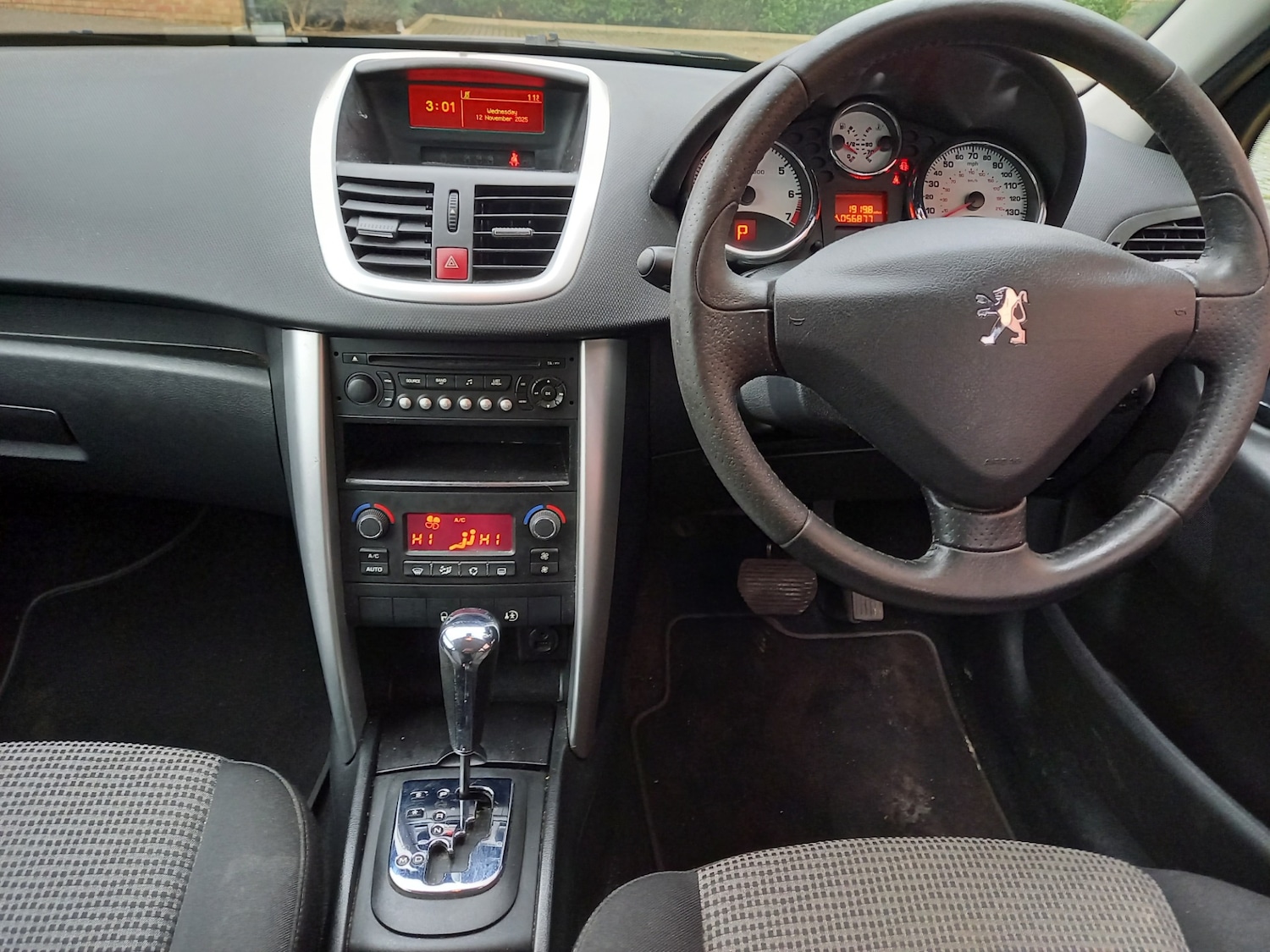 Used Peugeot 207 2010 for sale - 76555268: Photo 3