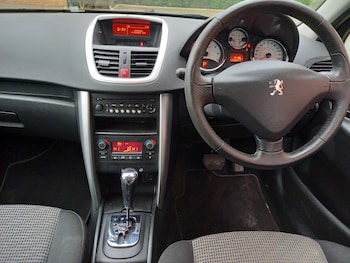 Used Peugeot 207 2010 for sale - 76555268: Photo