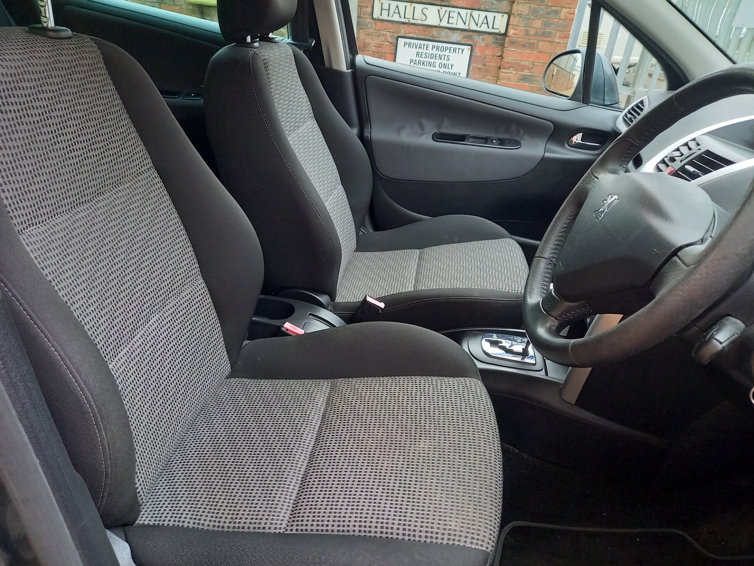 Used Peugeot 207 2010 for sale - 76555268: Photo 4
