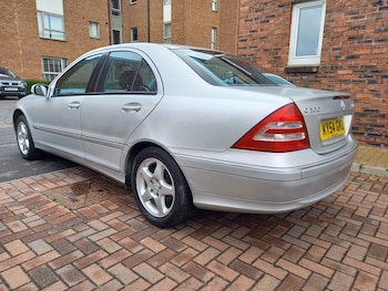 Used Mercedes-Benz C-Class 2004 for sale - 75466608: Photo