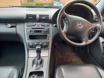 Used Mercedes-Benz C-Class 2004 for sale - 75466608: Photo