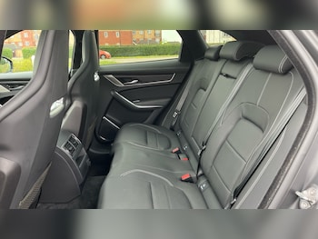 Used Jaguar F-Pace 2023 for sale - 75438195: Photo