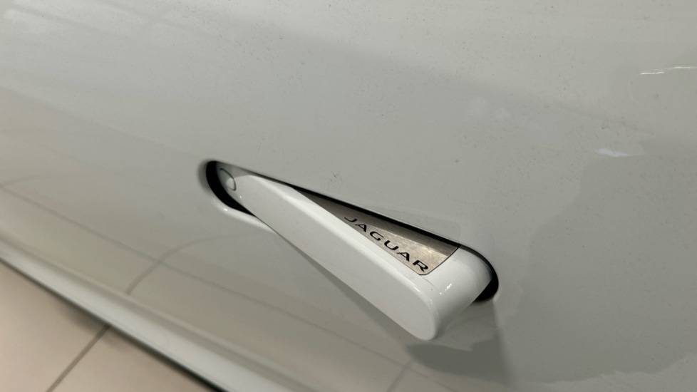 Used Jaguar F-Type 2020 for sale - 76717227: Photo 37