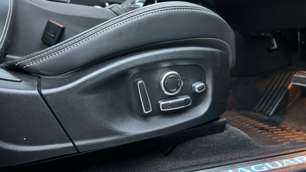 Used Jaguar E-Pace 2023 for sale - 76960170: Photo 45