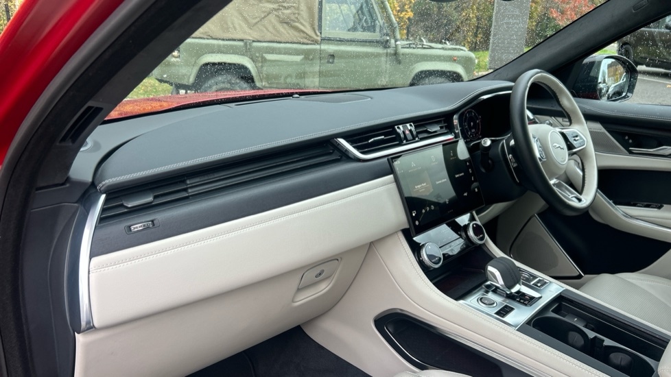 Used Jaguar F-Pace 2023 for sale - 76361833: Photo 33