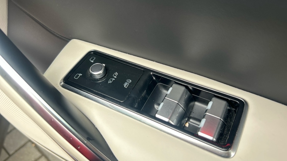 Used Jaguar F-Pace 2023 for sale - 76361833: Photo 39