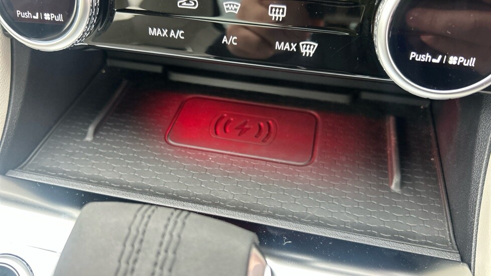 Used Jaguar F-Pace 2023 for sale - 76361833: Photo 42