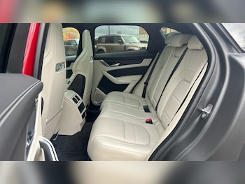 Used Jaguar F-Pace 2023 for sale - 76361833: Photo