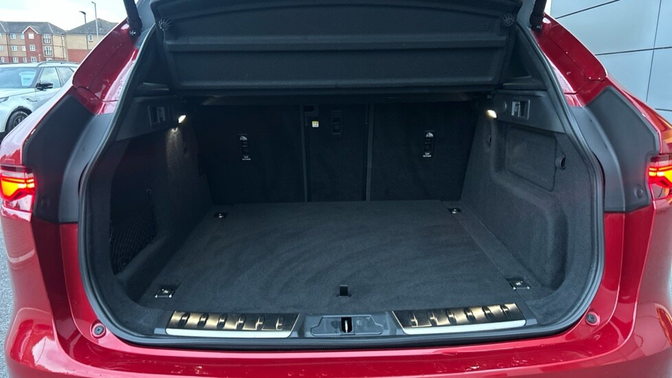 Used Jaguar F-Pace 2023 for sale - 76297287: Photo 10