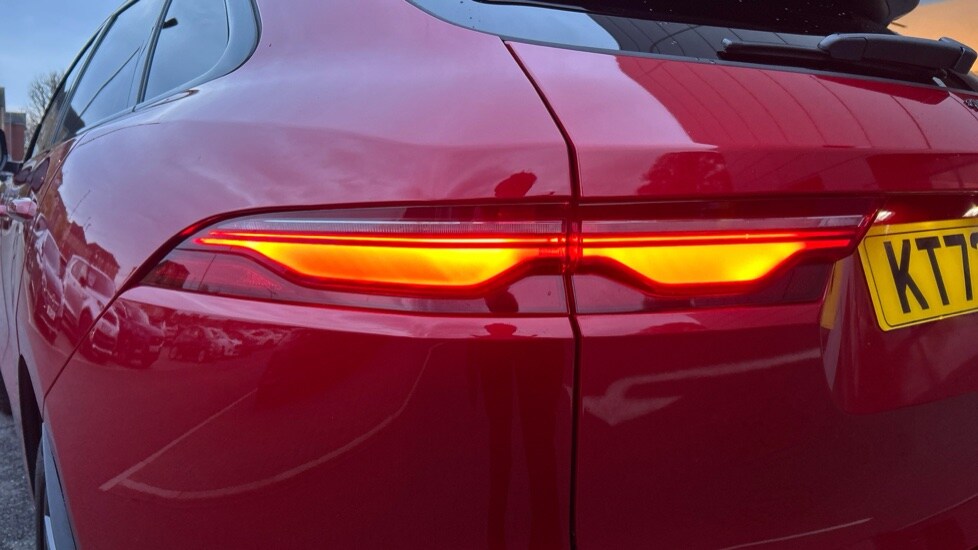 Used Jaguar F-Pace 2023 for sale - 76297287: Photo 19