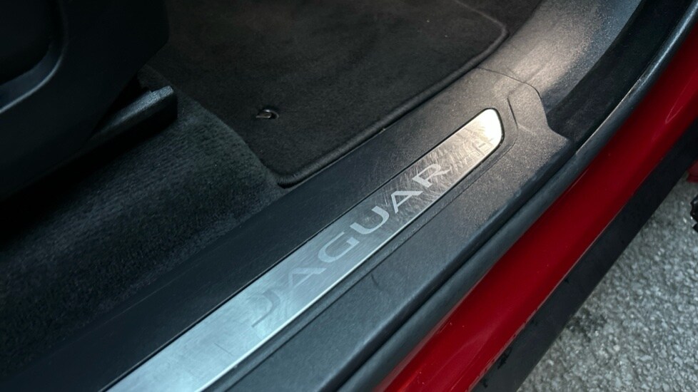 Used Jaguar F-Pace 2023 for sale - 76297287: Photo 23