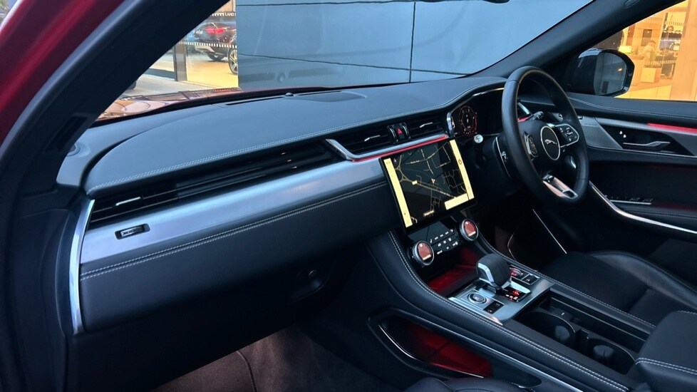 Used Jaguar F-Pace 2023 for sale - 76297287: Photo 33