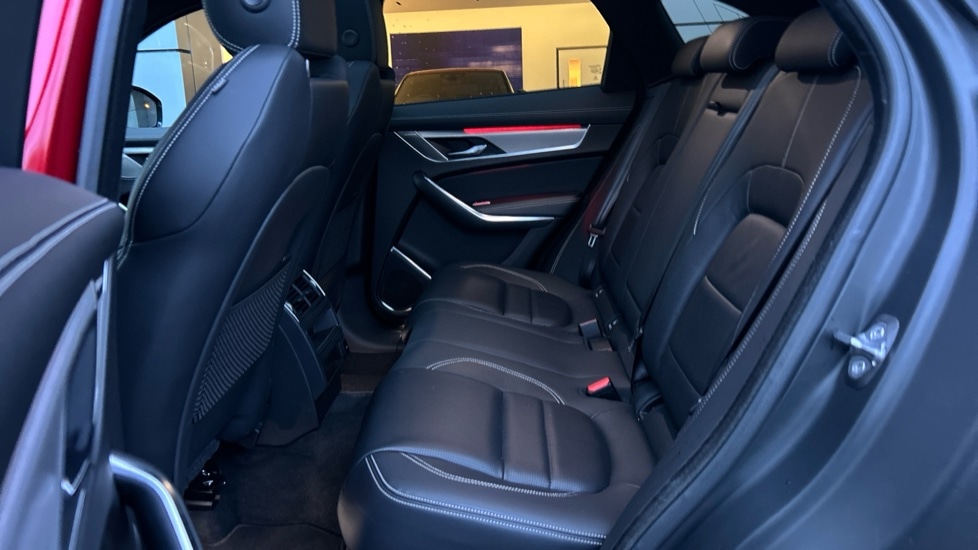 Used Jaguar F-Pace 2023 for sale - 76297287: Photo 4