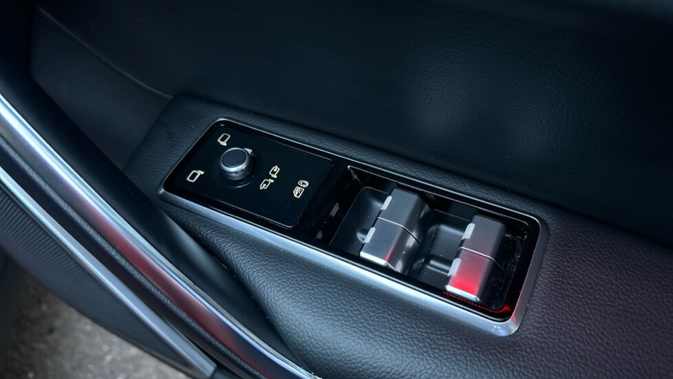 Used Jaguar F-Pace 2023 for sale - 76297287: Photo 40