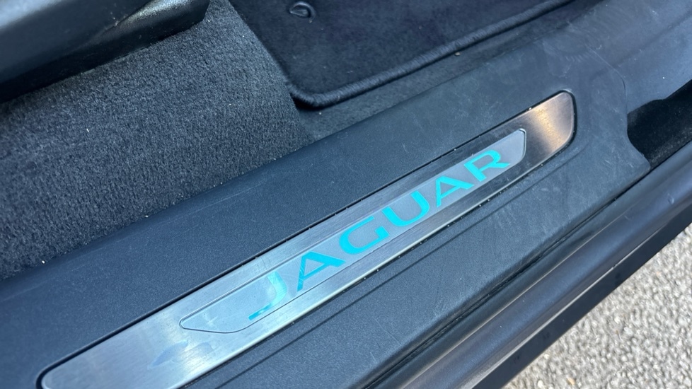 Used Jaguar F-Pace 2023 for sale - 76960159: Photo 22