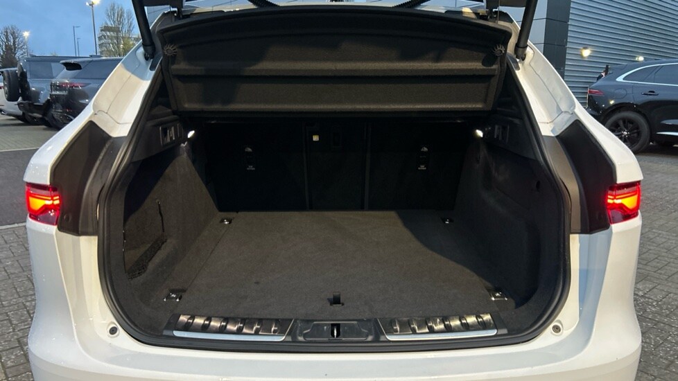 Used Jaguar F-Pace 2024 for sale - 76361992: Photo 10