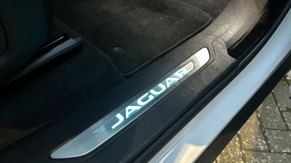 Used Jaguar F-Pace 2024 for sale - 76361992: Photo 24