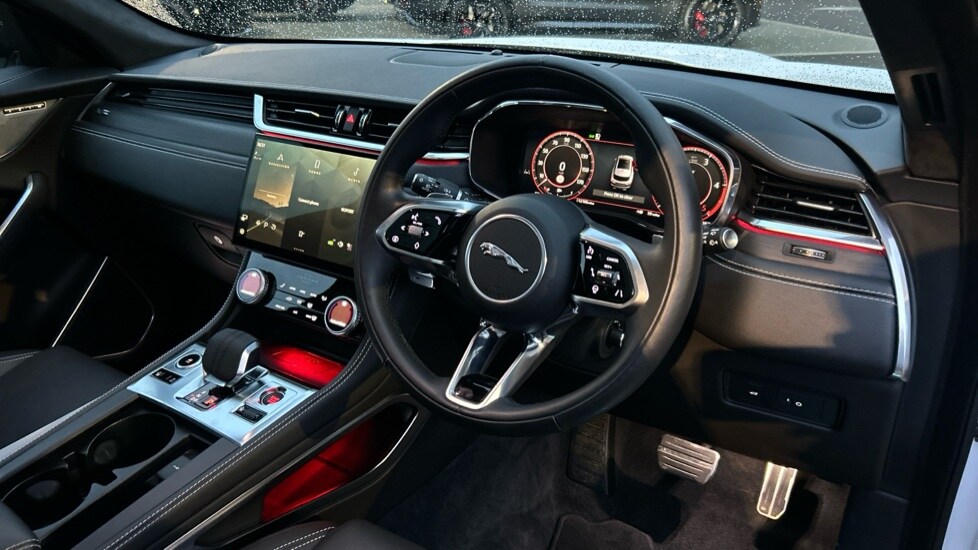 Used Jaguar F-Pace 2024 for sale - 76361992: Photo 32