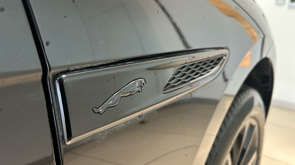 Used Jaguar F-Pace 2024 for sale - 76297470: Photo 20