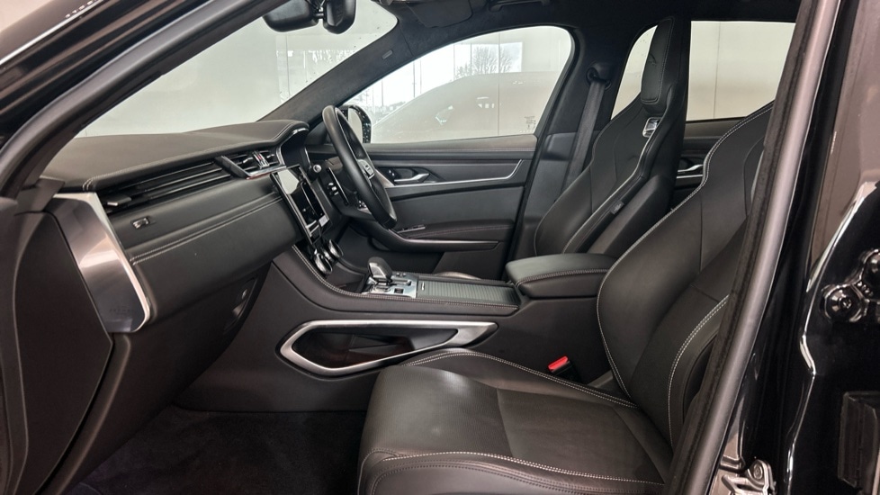 Used Jaguar F-Pace 2024 for sale - 76297470: Photo 3