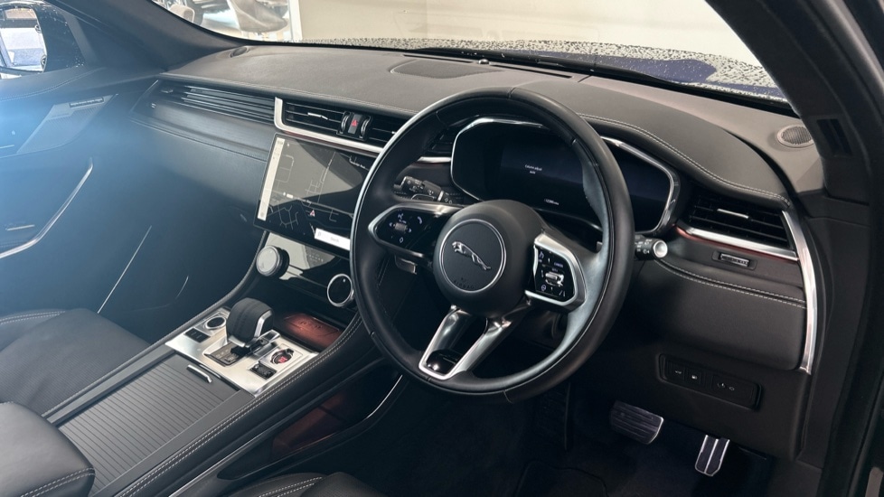 Used Jaguar F-Pace 2024 for sale - 76297470: Photo 32
