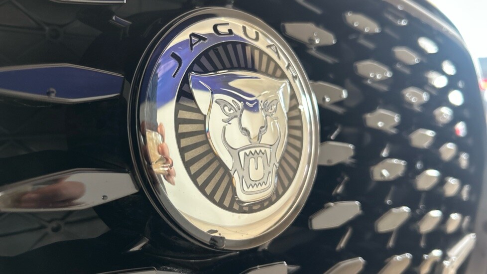 Used Jaguar F-Pace 2024 for sale - 76297470: Photo 40