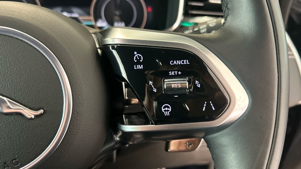 Used Jaguar F-Pace 2024 for sale - 76297470: Photo 48