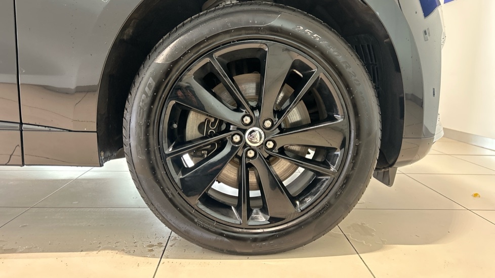 Used Jaguar F-Pace 2024 for sale - 76297470: Photo 8