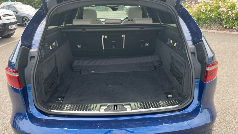 Used Jaguar XF 2025 for sale - 76540074: Photo 10