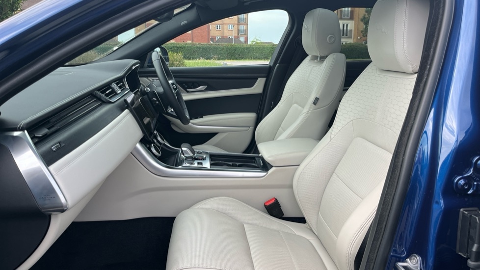 Used Jaguar XF 2025 for sale - 76540074: Photo 3