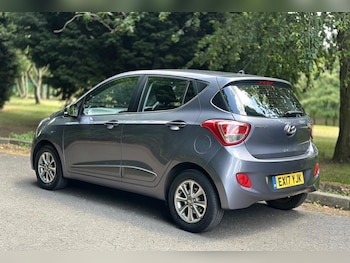 Used Hyundai i10 2017 for sale - 79453194: Photo