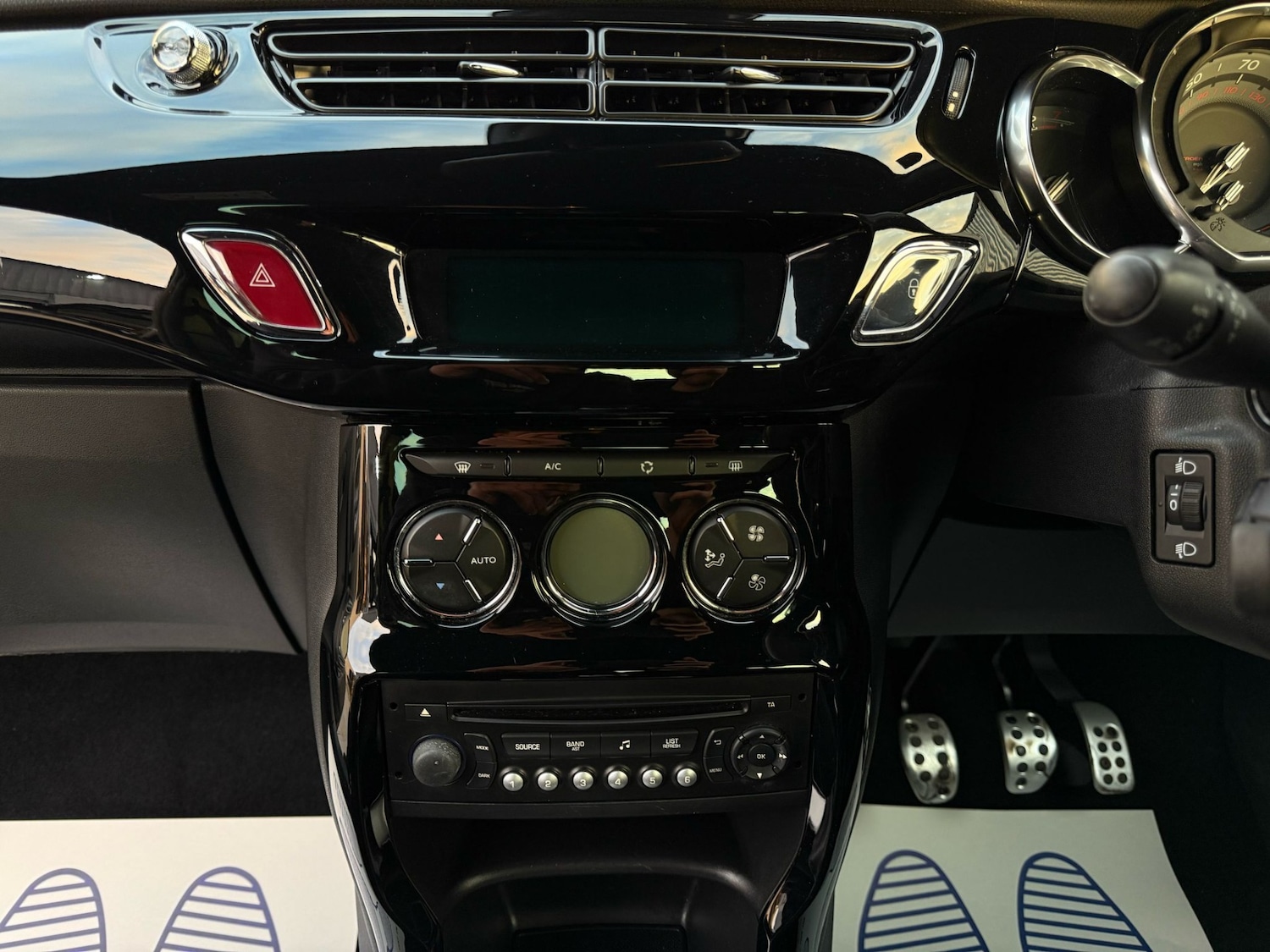 Used Citroen DS3 2015 for sale - 76757072: Photo 12