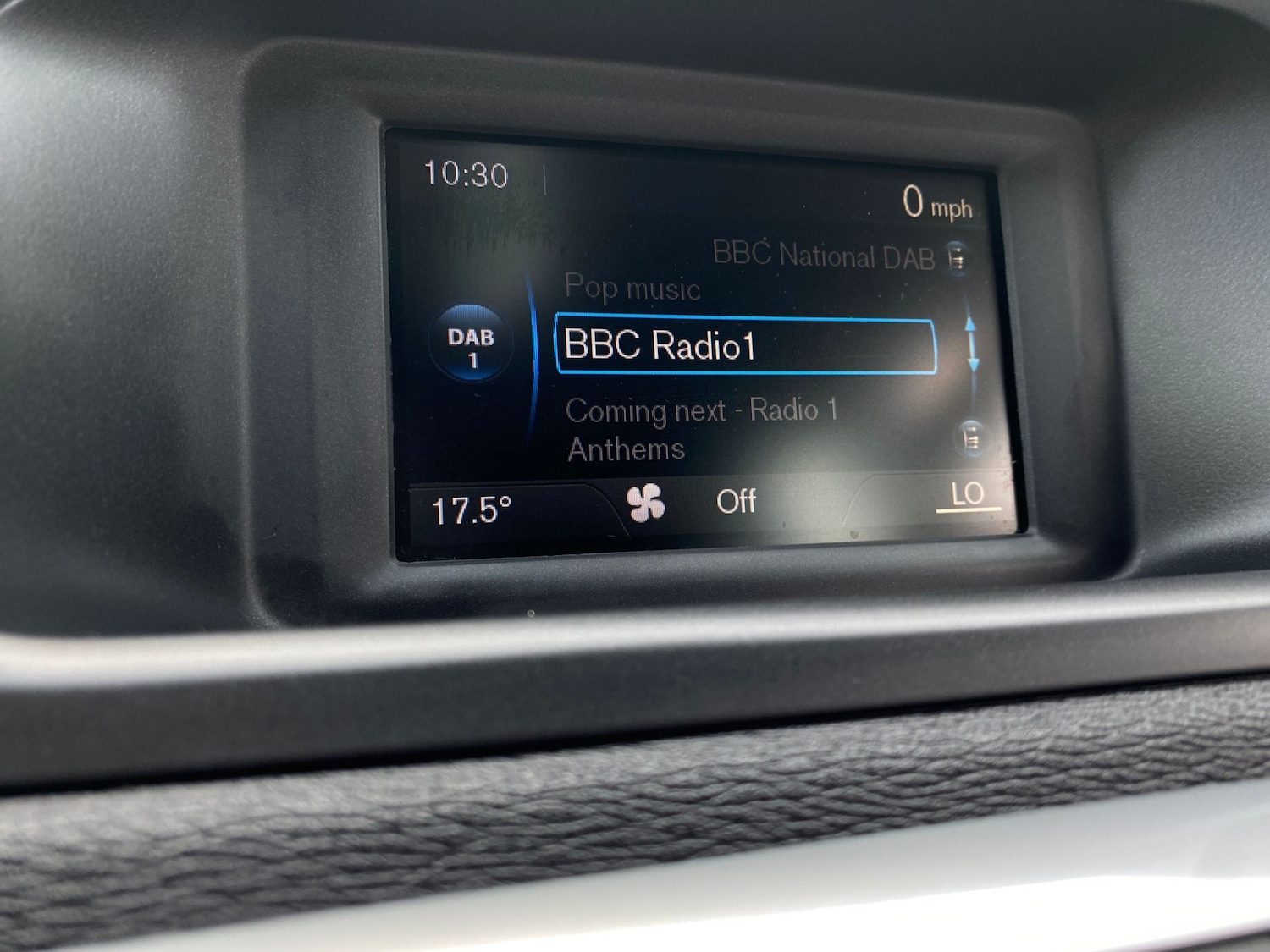 Used Volvo V40 2016 for sale - 76757112: Photo 23