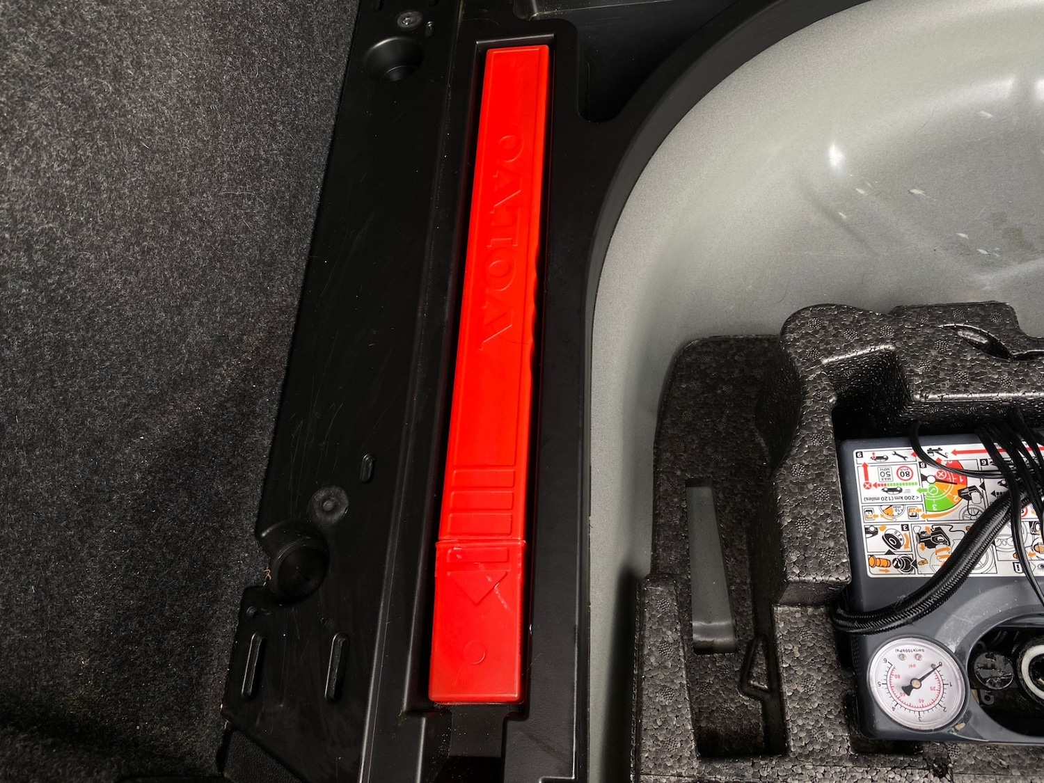 Used Volvo V40 2016 for sale - 76757112: Photo 9