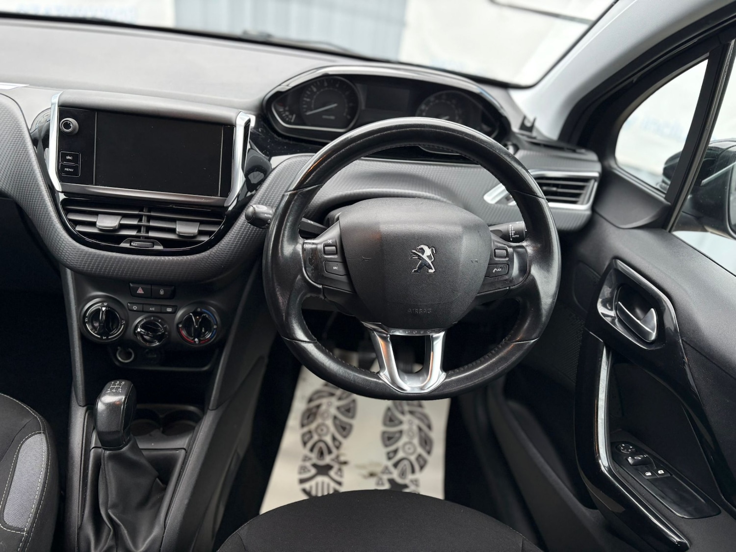 Used Peugeot 208 2015 for sale - 77404865: Photo 12