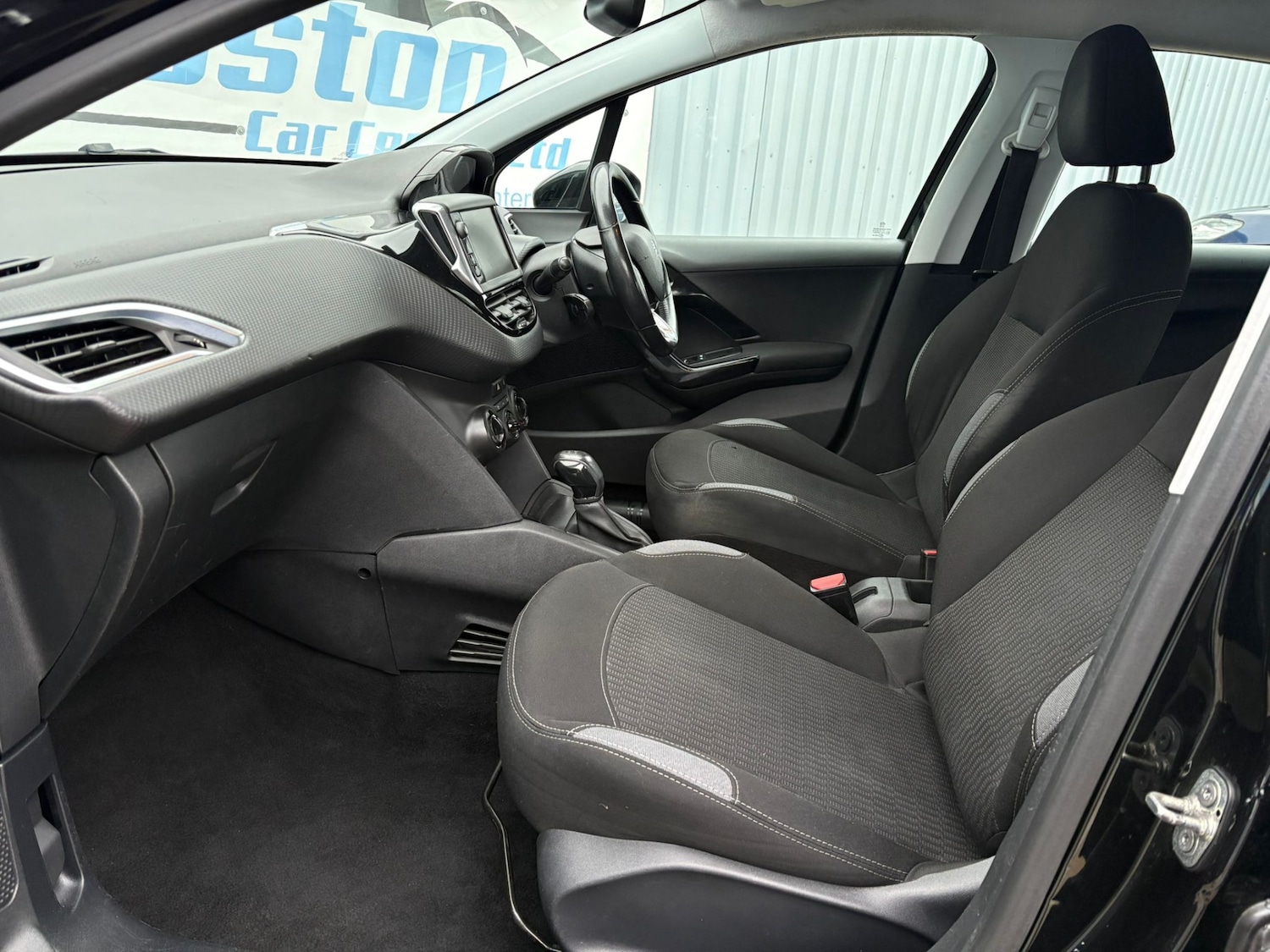 Used Peugeot 208 2015 for sale - 77404865: Photo 18