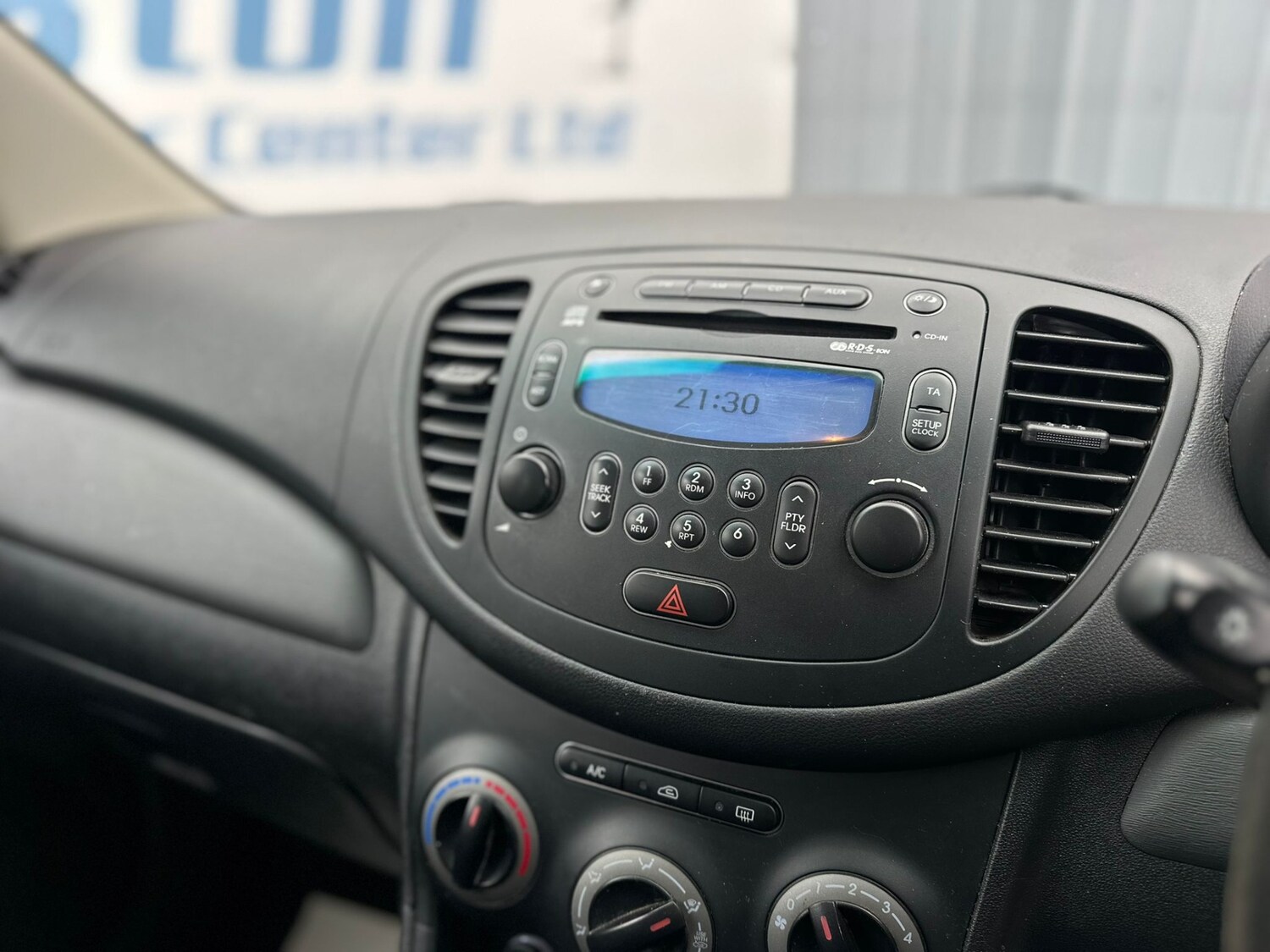 Used Hyundai i10 2012 for sale - 77888329: Photo 12