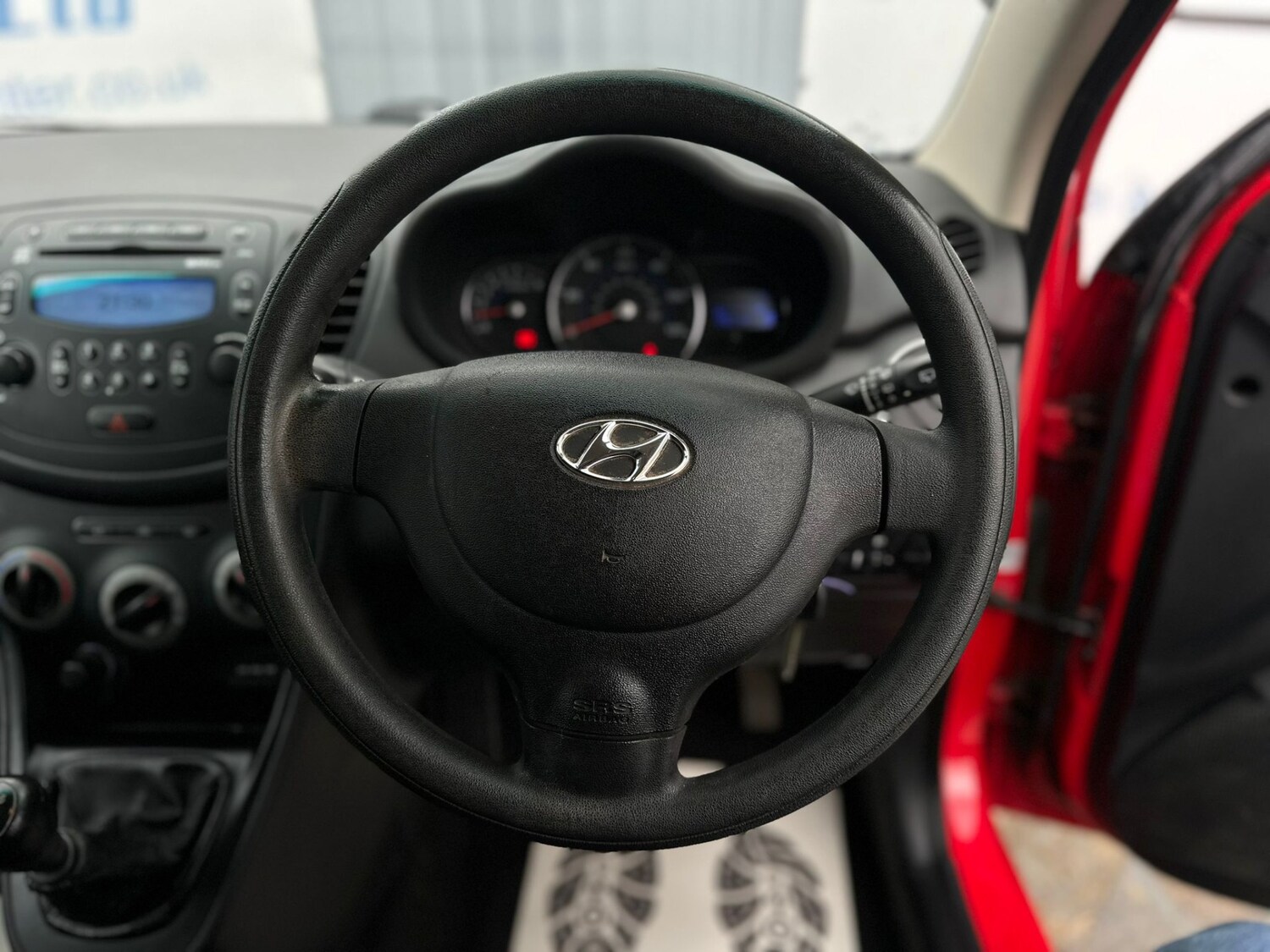 Used Hyundai i10 2012 for sale - 77888329: Photo 9